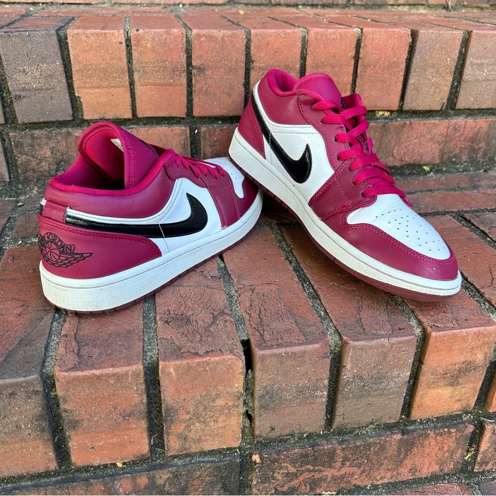 Nike “AIR JORDAN 1 “Noble Red” Men’s size 8.5 Sneakers RARE FIND !! 💰💰 - Picture 2 of 16